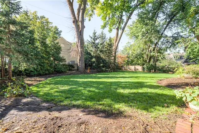 $1,300,000 | 1227 Huntington Road, Kansas City, MO 64113