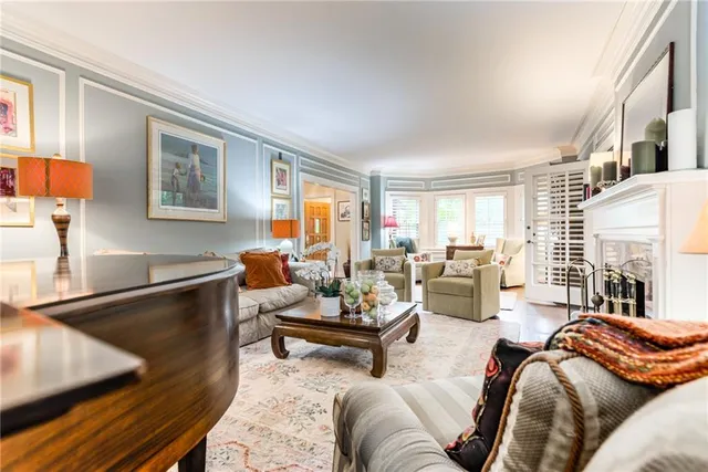 $1,300,000 | 1227 Huntington Road, Kansas City, MO 64113