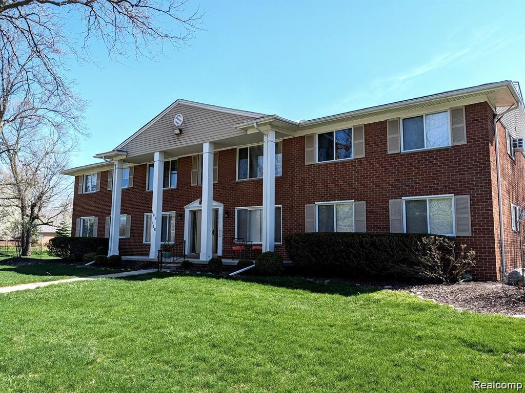 24111 Meridian Road, Unit 115 Grosse Ile, MI 48138 - Photo 1 of 8
