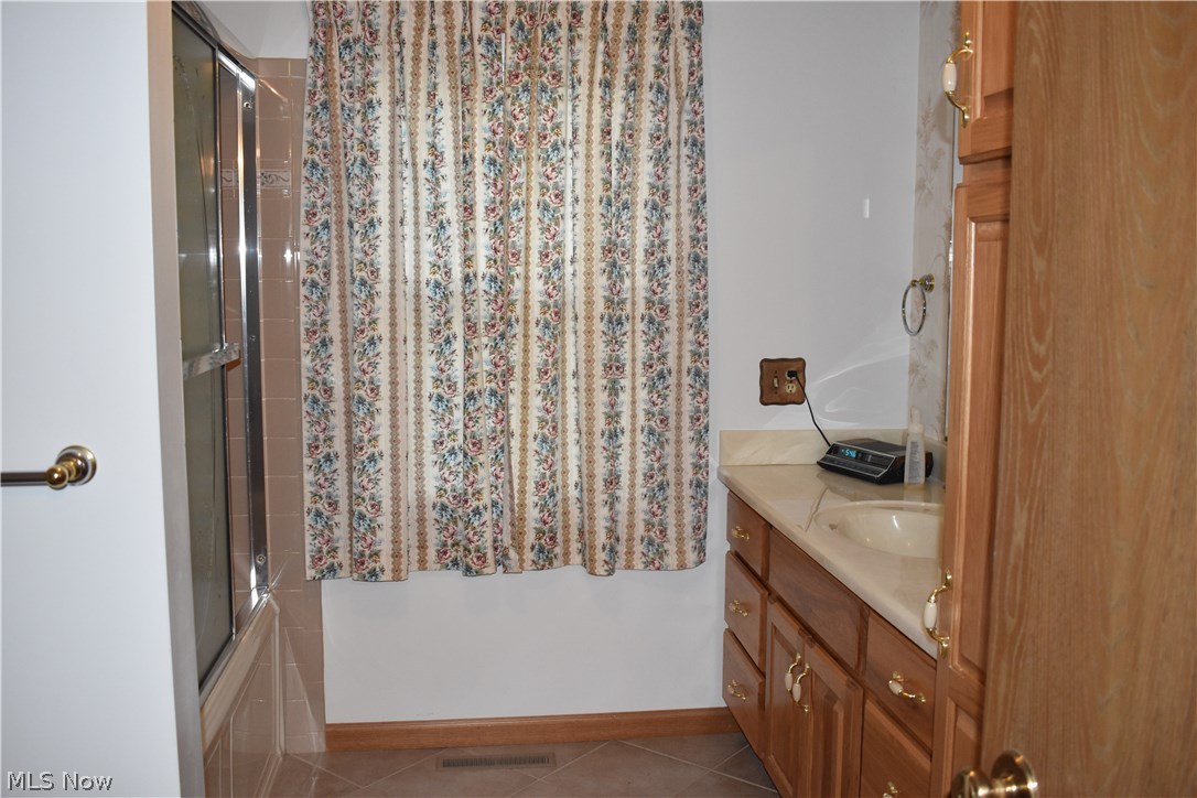 62227 Hawthorne Hill Road Shadyside, OH 43947 - Photo 14 of 35