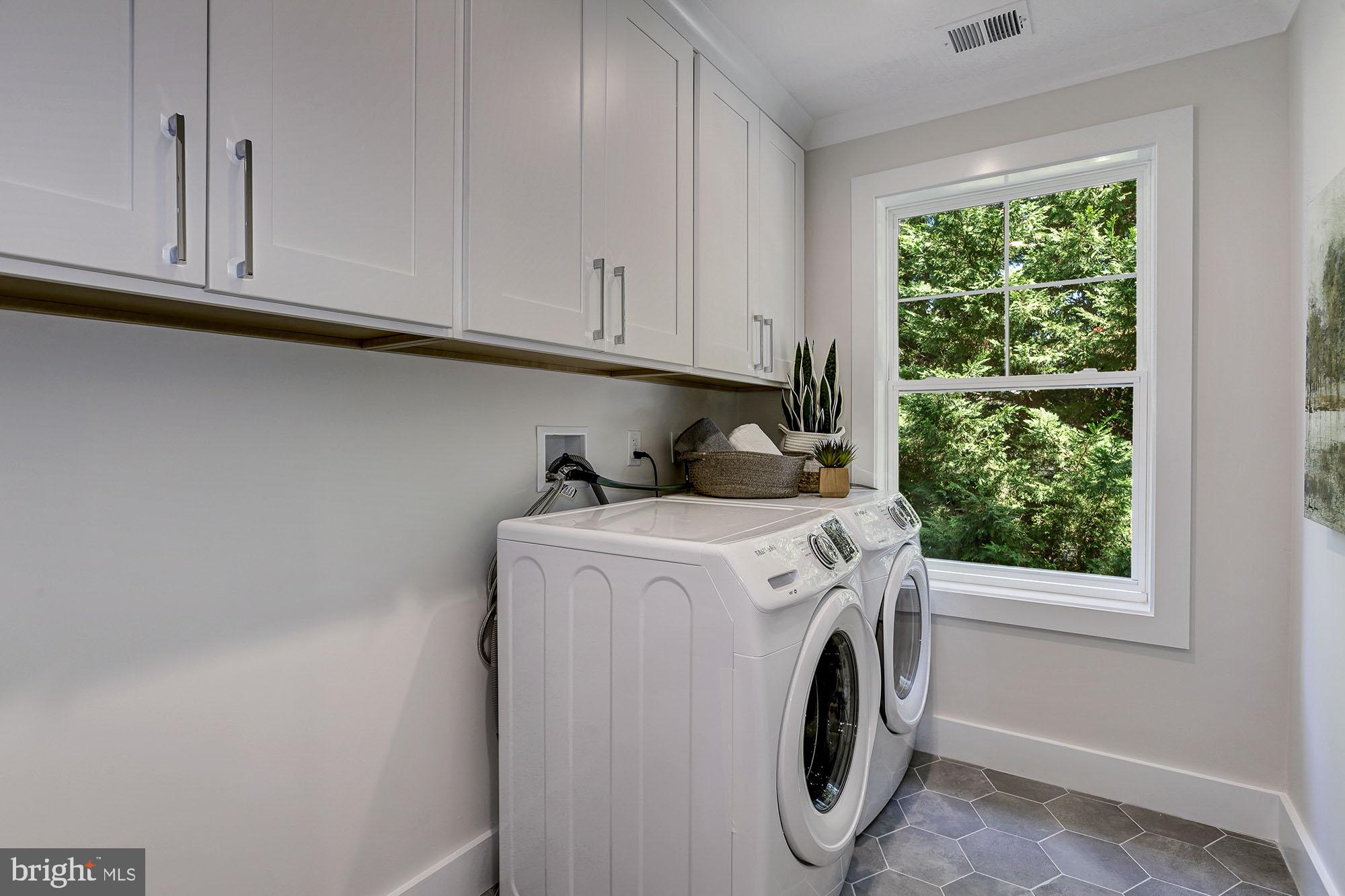 2902 Jennings Road Kensington, MD 20895 - Photo 28 of 42 Bedroom level walk-in laundry room