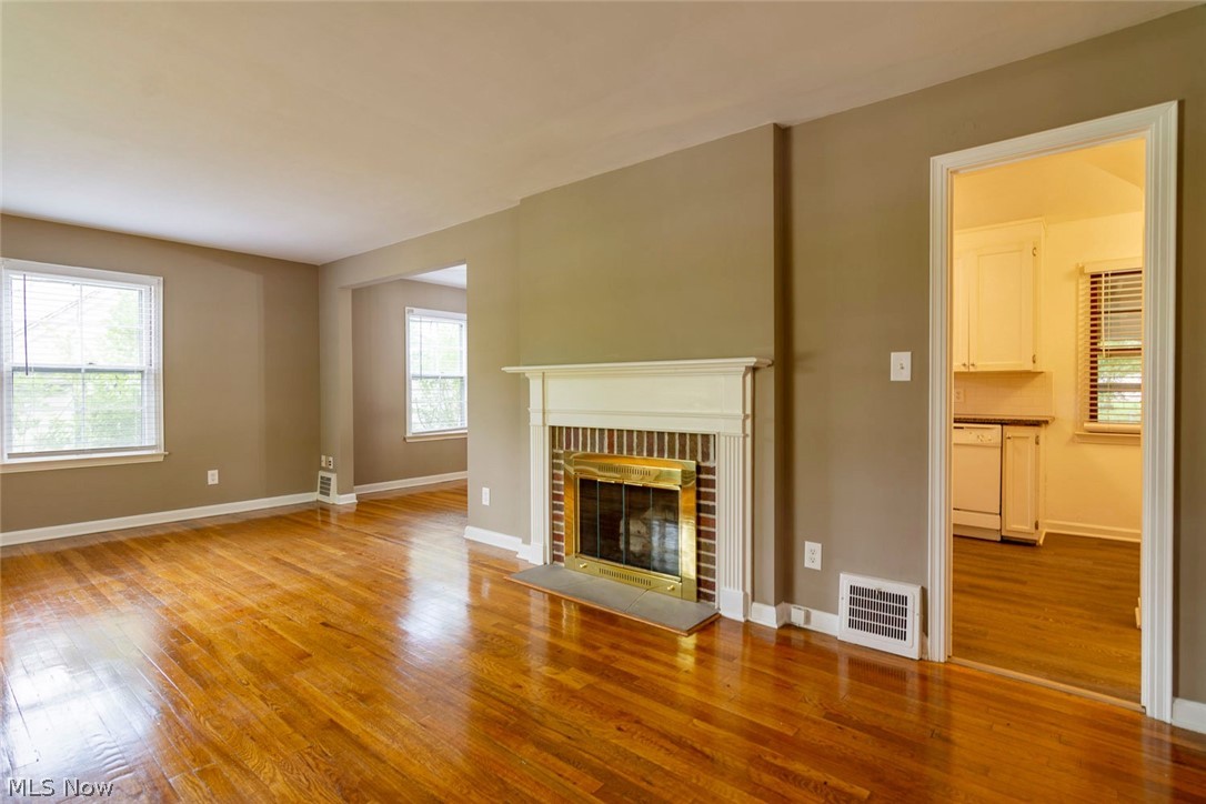 4899 Anderson Road Cleveland, OH 44124 - Photo 2 of 25