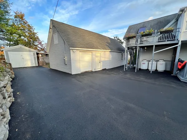 $2,500 | 15 Franklin Street, Derry, NH 03038