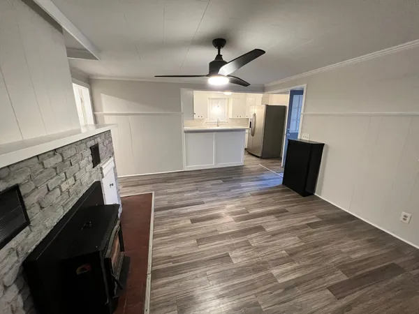 $2,500 | 15 Franklin Street, Derry, NH 03038