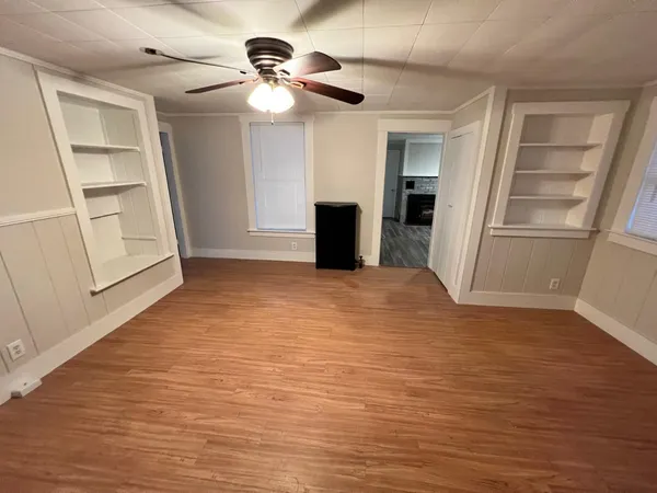 $2,500 | 15 Franklin Street, Derry, NH 03038