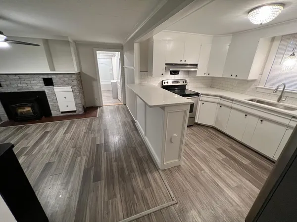 $2,500 | 15 Franklin Street, Derry, NH 03038