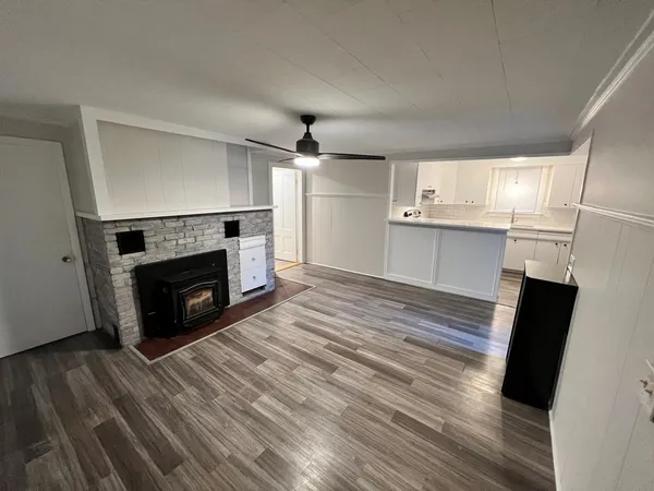 $2,500 | 15 Franklin Street, Derry, NH 03038