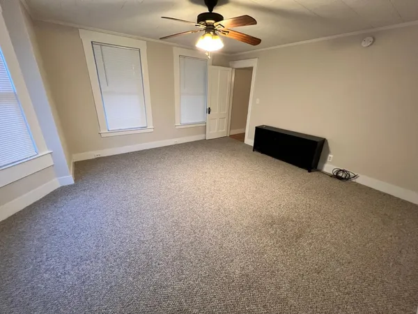 $2,500 | 15 Franklin Street, Derry, NH 03038