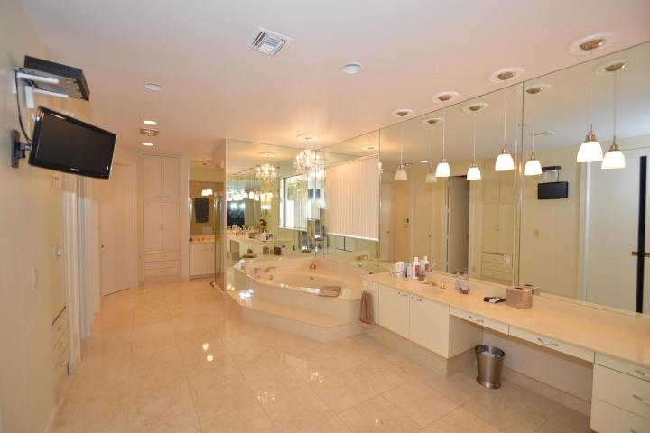 4420 Bocaire Boulevard Boca Raton, FL 33487 - Photo 11 of 25 Master Bath