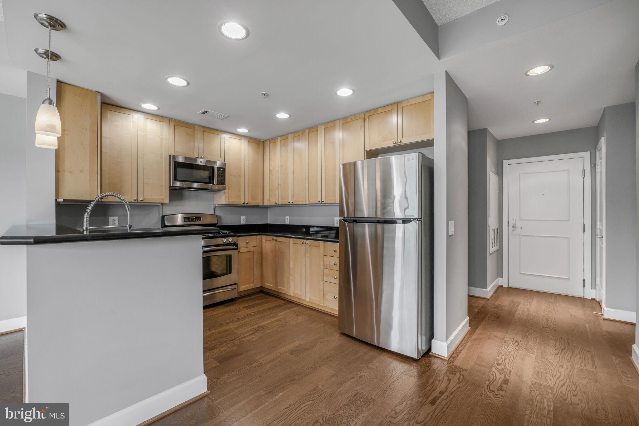 3600 South Glebe Road, Unit 613W Arlington, VA 22202 - Photo 11 of 36 Kitchen