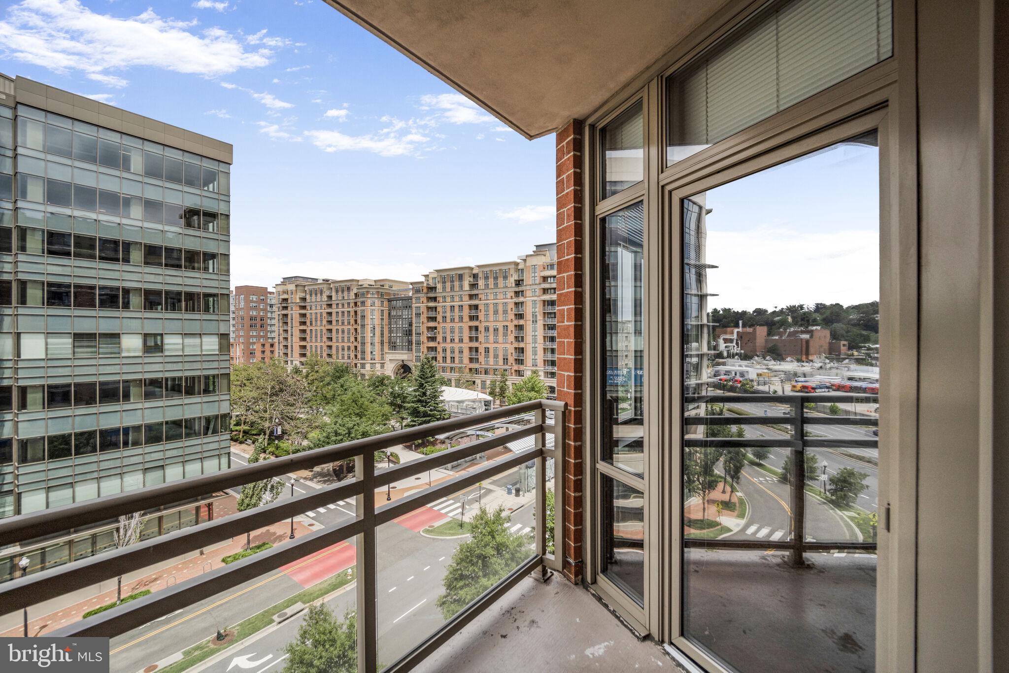 3600 South Glebe Road, Unit 613W Arlington, VA 22202 - Photo 25 of 36 Private Balcony