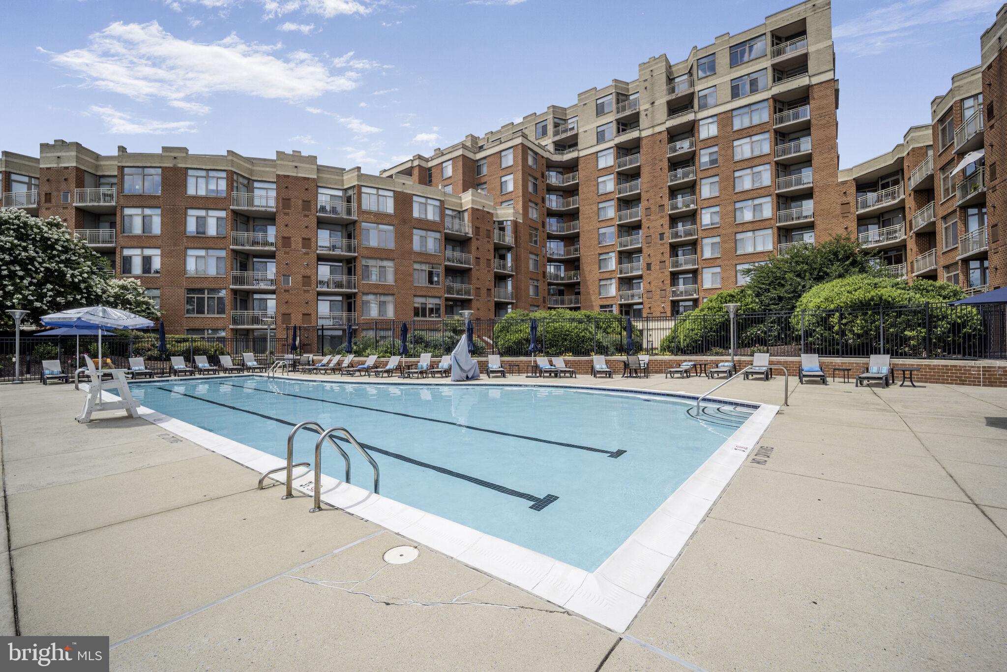 3600 South Glebe Road, Unit 613W Arlington, VA 22202 - Photo 26 of 36 Pool