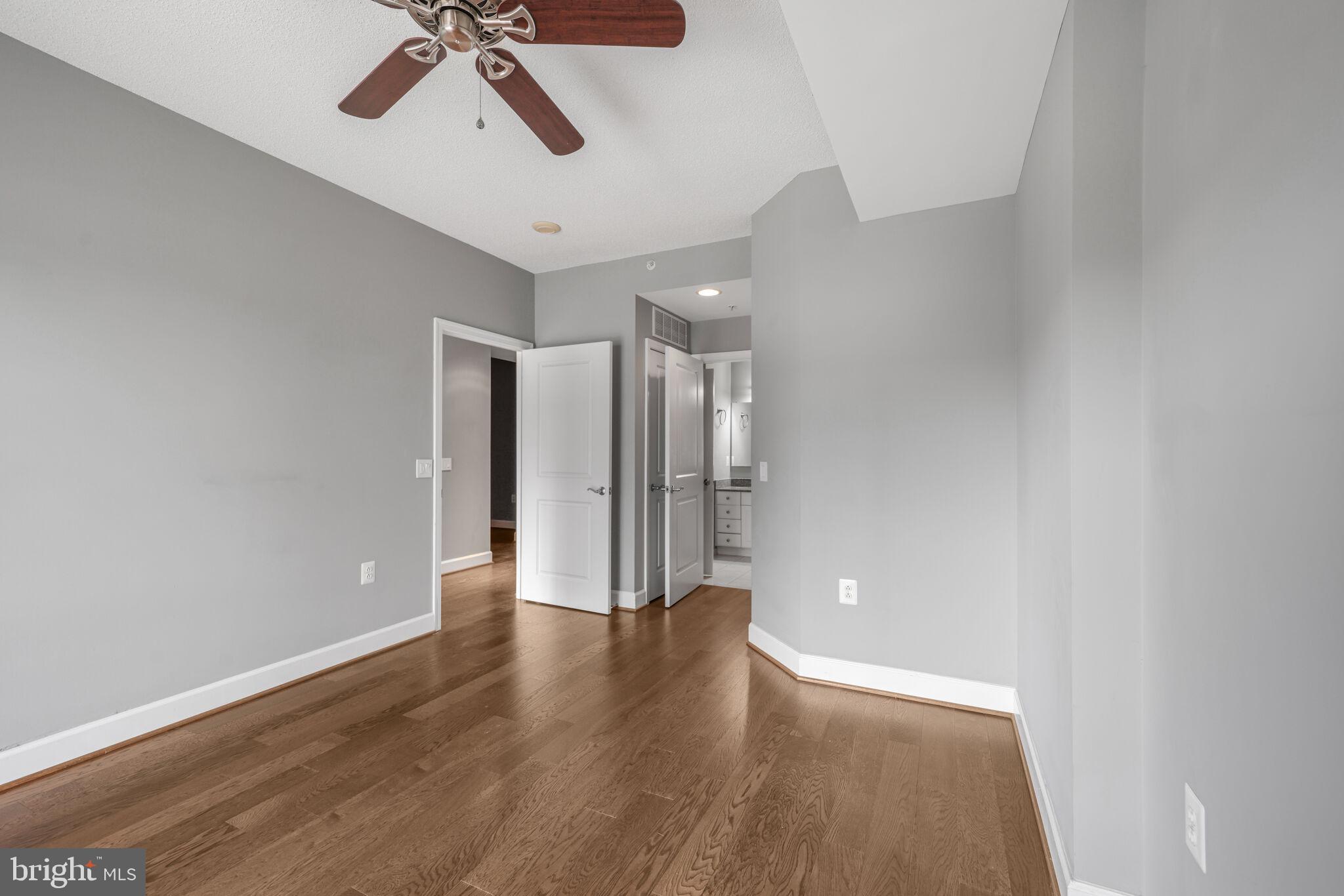 3600 South Glebe Road, Unit 613W Arlington, VA 22202 - Photo 6 of 36 Living/Dining