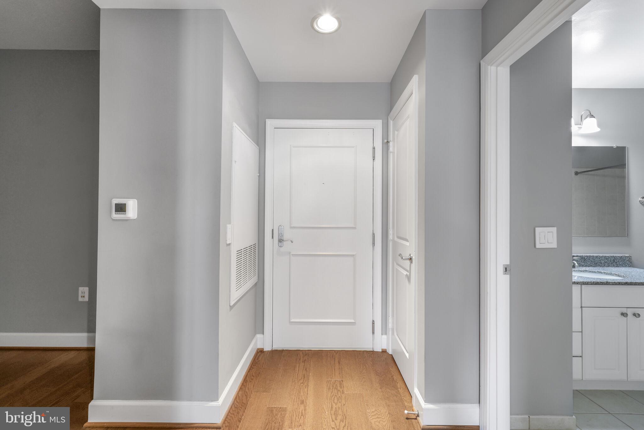 3600 South Glebe Road, Unit 613W Arlington, VA 22202 - Photo 7 of 36 Entry Foyer