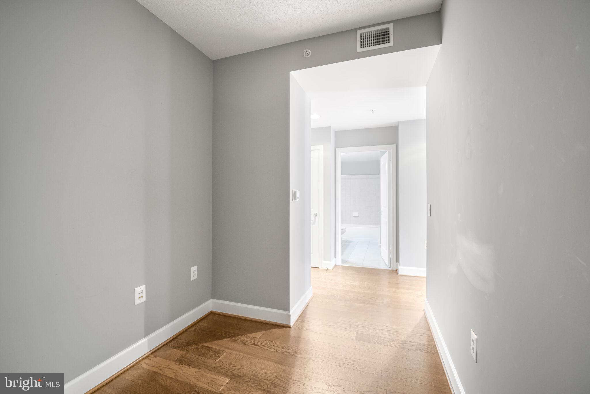3600 South Glebe Road, Unit 613W Arlington, VA 22202 - Photo 8 of 36 Den