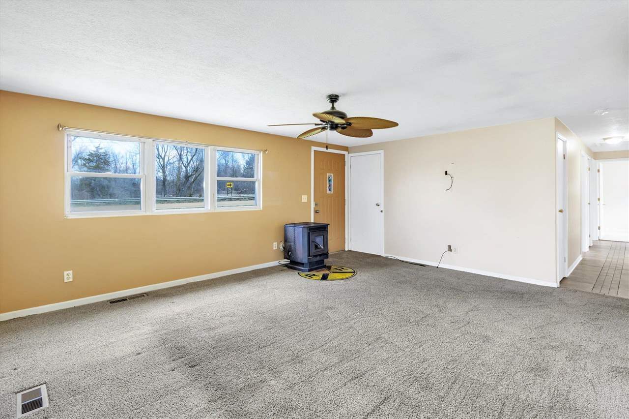7660 Garrison Road Durand, MI 48429 - Photo 9 of 37