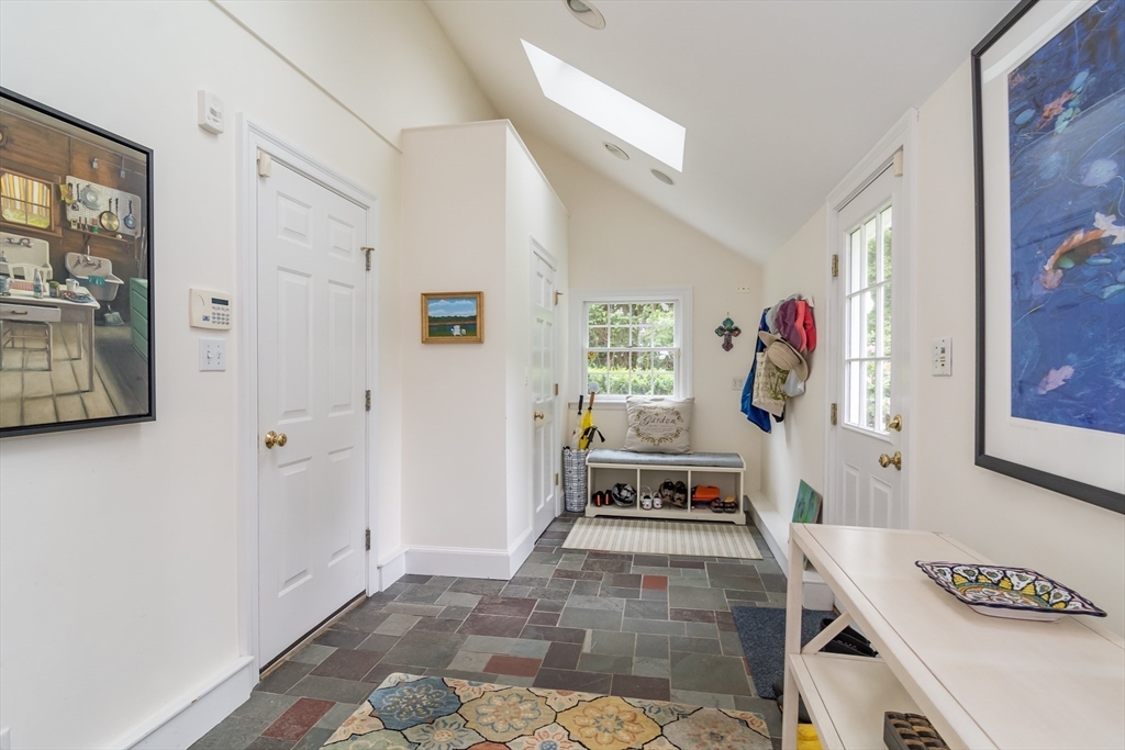 27 Appleby Road Wellesley, MA 02482 - Photo 18 of 23