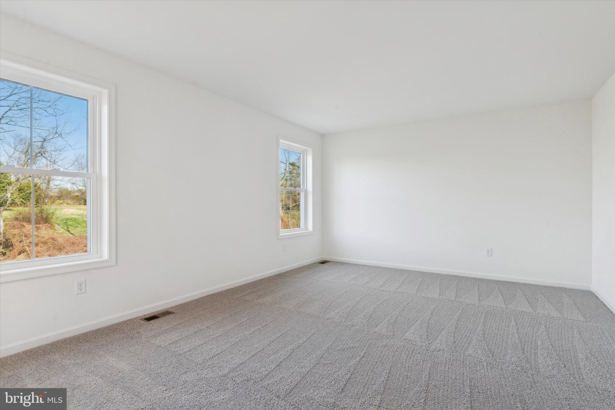 148 Silversmith Road Oxford, PA 19363 - Photo 4 of 20 an empty room with windows