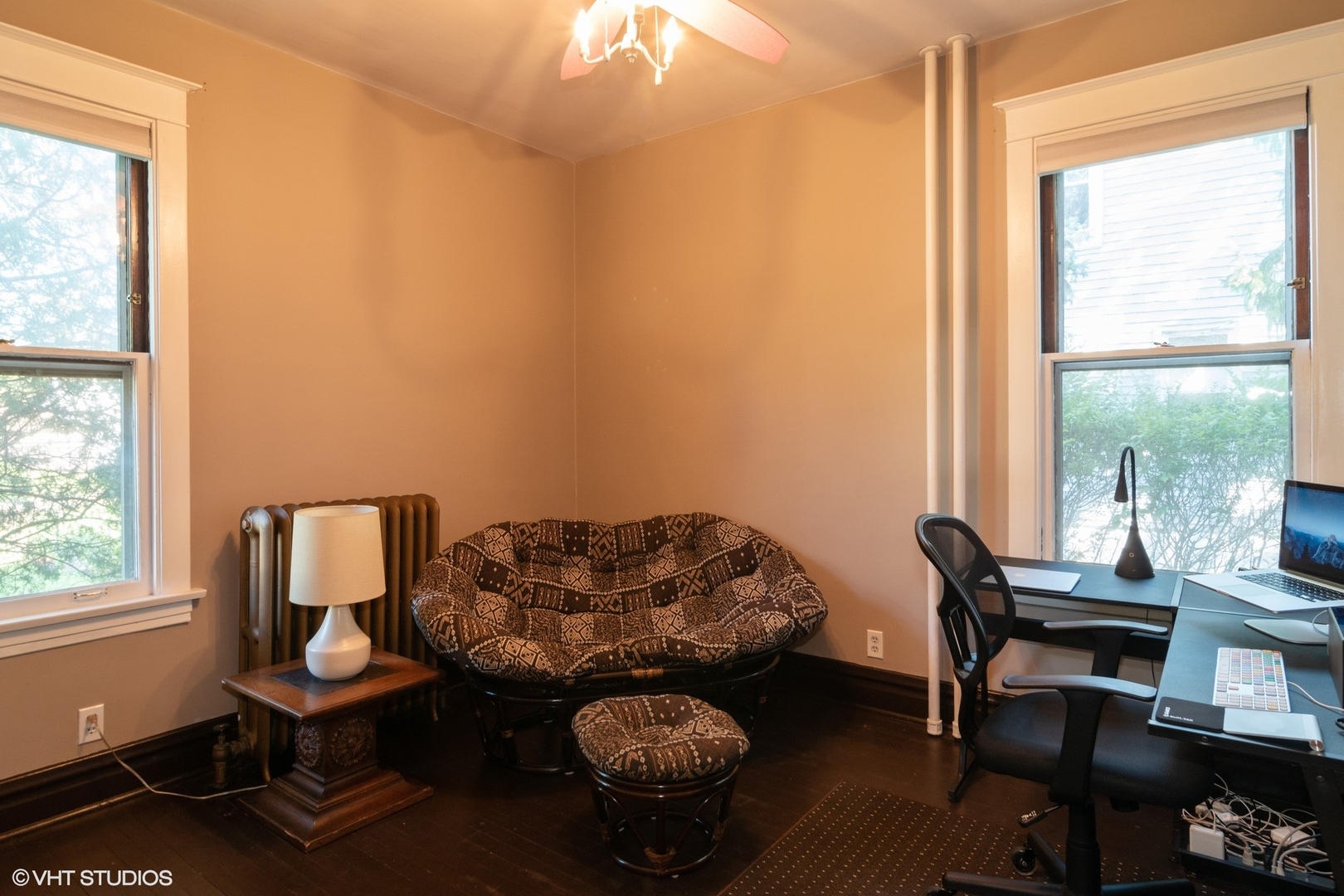 4132 Prairie Avenue Brookfield, IL 60513 - Photo 7 of 10 a room with furniture and a window