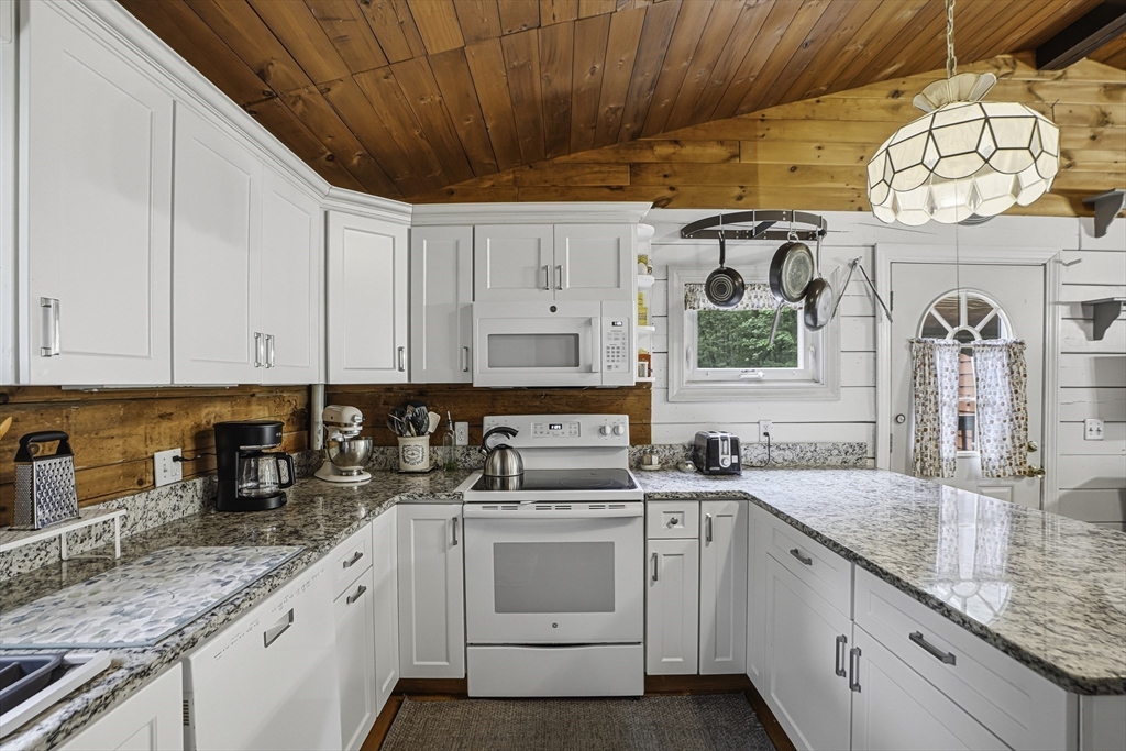 59 Woodland Road Southborough, MA 01772 - Photo 10 of 40