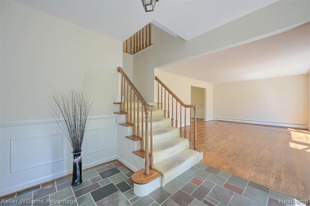30025 Fox Grove Road Farmington Hills, MI 48334 - Photo 7 of 58