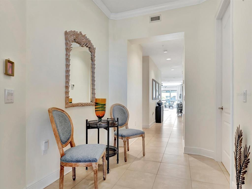 1022 Bellasol Way, Unit 5302 Apollo Beach, FL 33572 - Photo 3 of 43