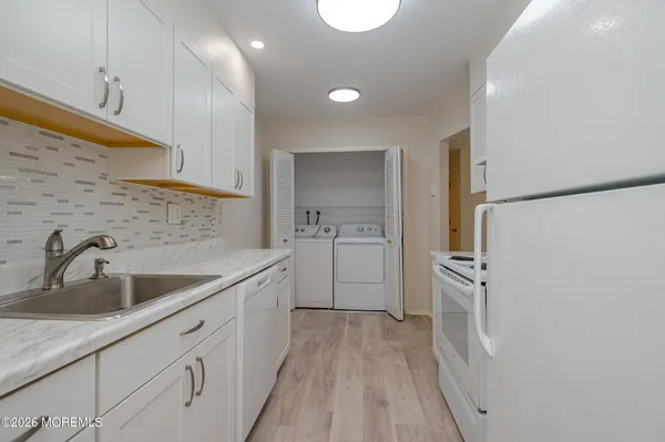 $2,090 | 177 Amberly Drive, Unit H, Manalapan, NJ 07726