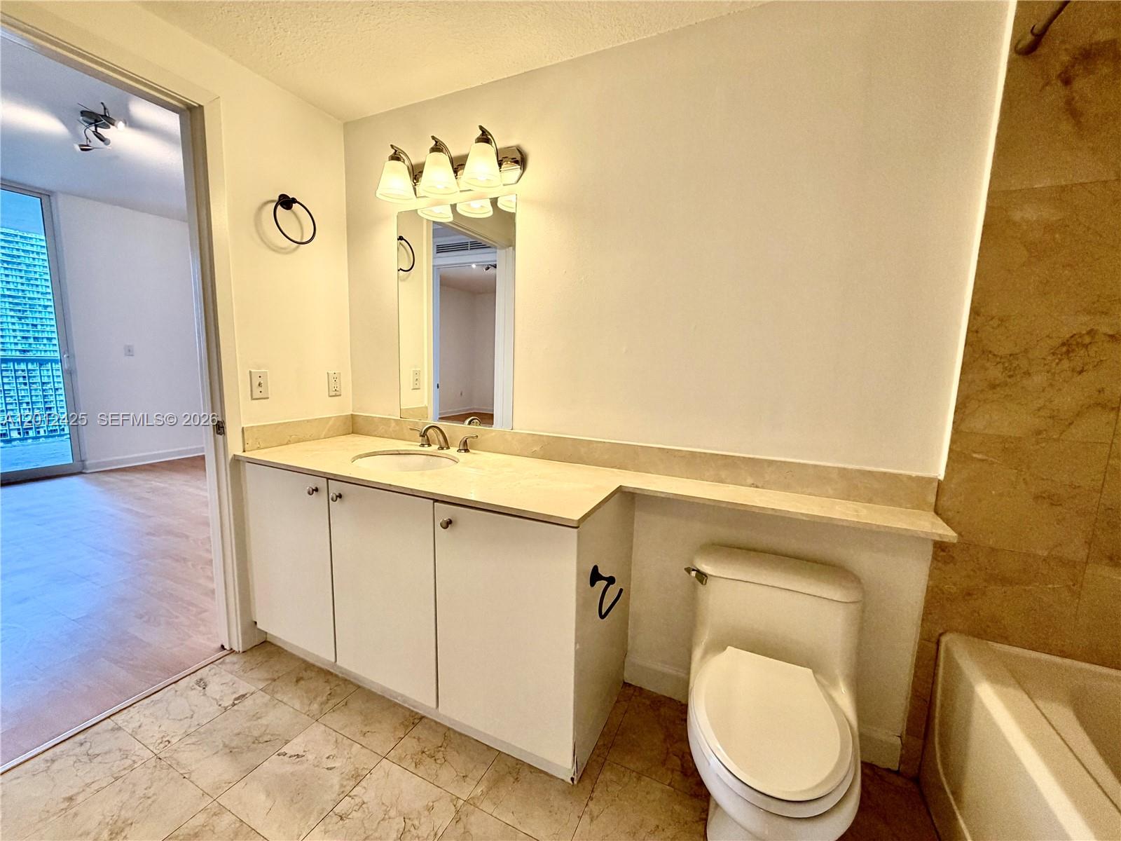 170 Southeast 14th Street, Unit 2906 Miami, FL 33131 - Photo 21 of 33