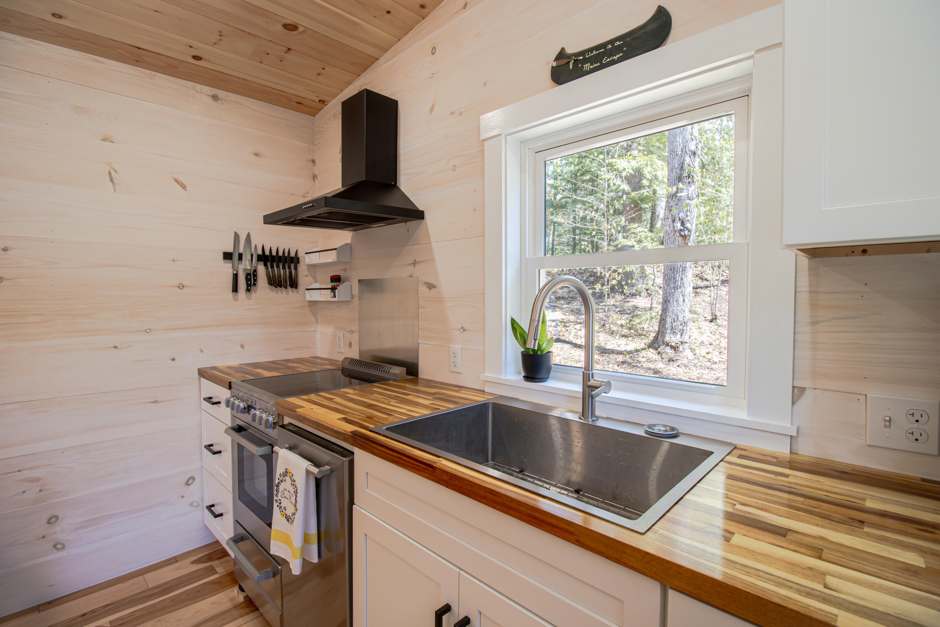 48 Moody's Island Road Nobleboro, ME 04555 - Photo 13 of 38 Kitchen
