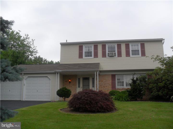 948 Crest Road Lansdale, PA 19446 - Photo 1 of 25 Exterior Front