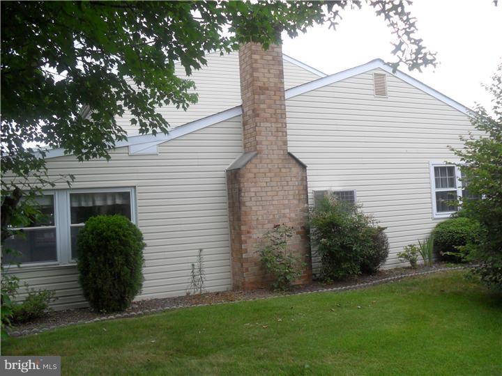 948 Crest Road Lansdale, PA 19446 - Photo 4 of 25 Exterior Side