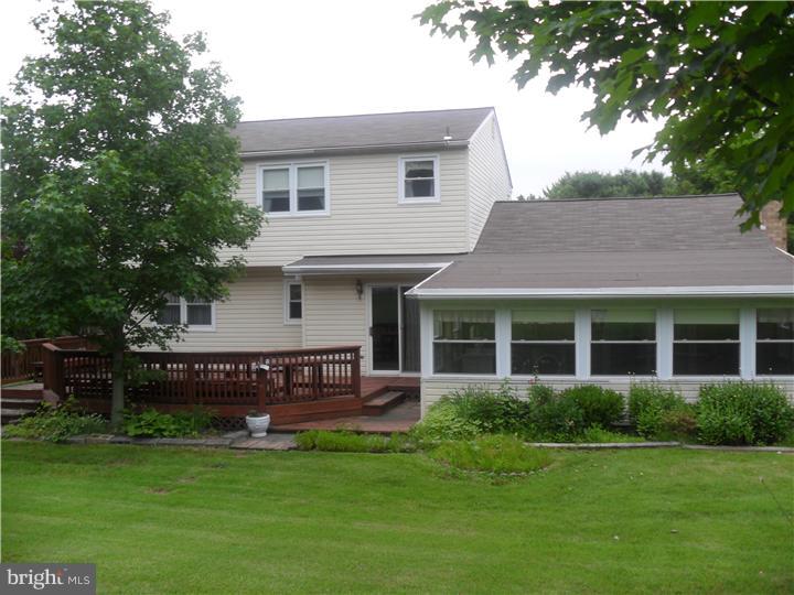 948 Crest Road Lansdale, PA 19446 - Photo 5 of 25 Exterior Back