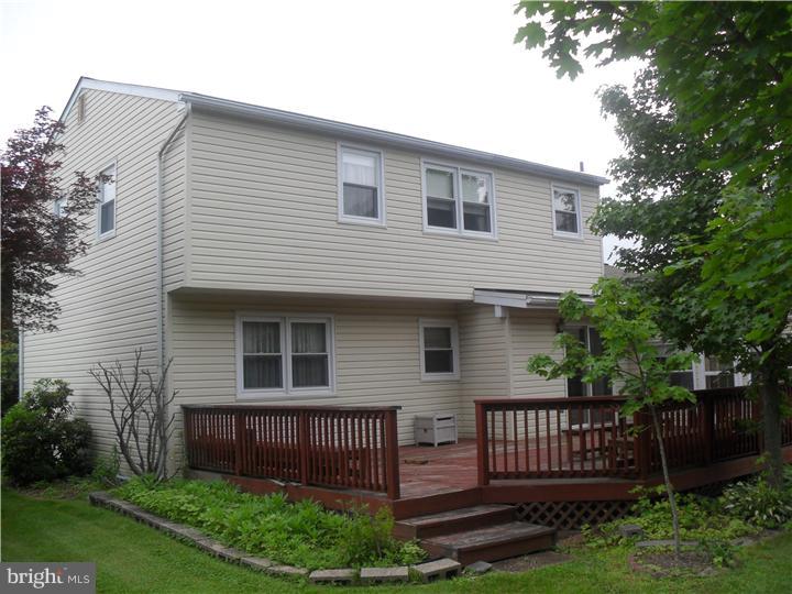 948 Crest Road Lansdale, PA 19446 - Photo 6 of 25 Exterior Back