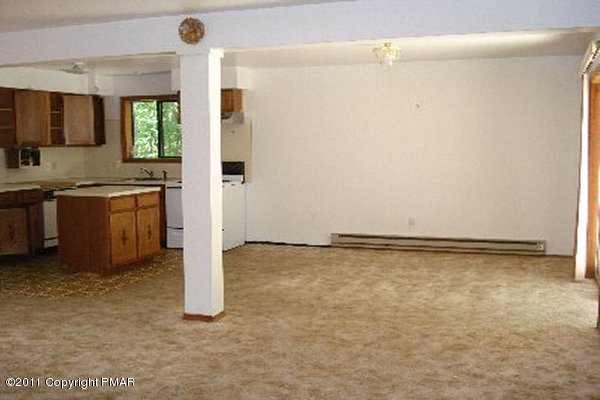 148 Cramer Road Bushkill, PA 18324 - Photo 3 of 8 Dining room