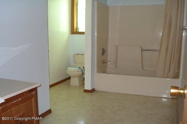 148 Cramer Road Bushkill, PA 18324 - Photo 6 of 8 Master Bath