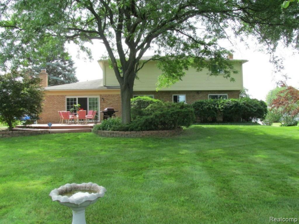 850 Downhill Lane Rochester, MI 48307 - Photo 3 of 19 dh-backyard.jpg