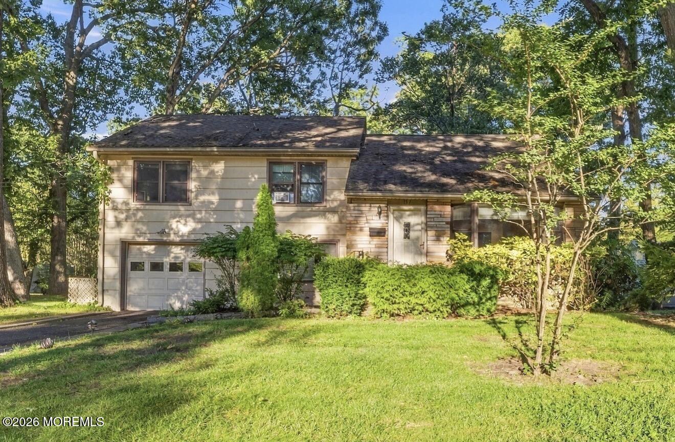 187 Elmwood Road Oakhurst, NJ 07755 - Photo 14 of 41 IMG_0437
