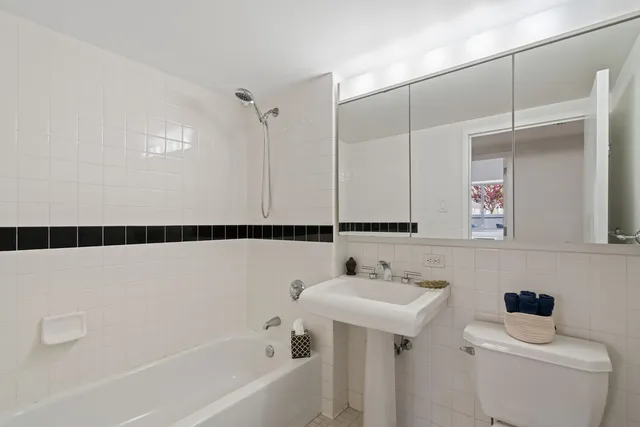 $965,000 | 300 West 145th Street, Unit 1N | Central Harlem