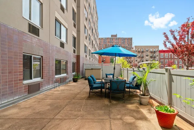 $965,000 | 300 West 145th Street, Unit 1N | Central Harlem