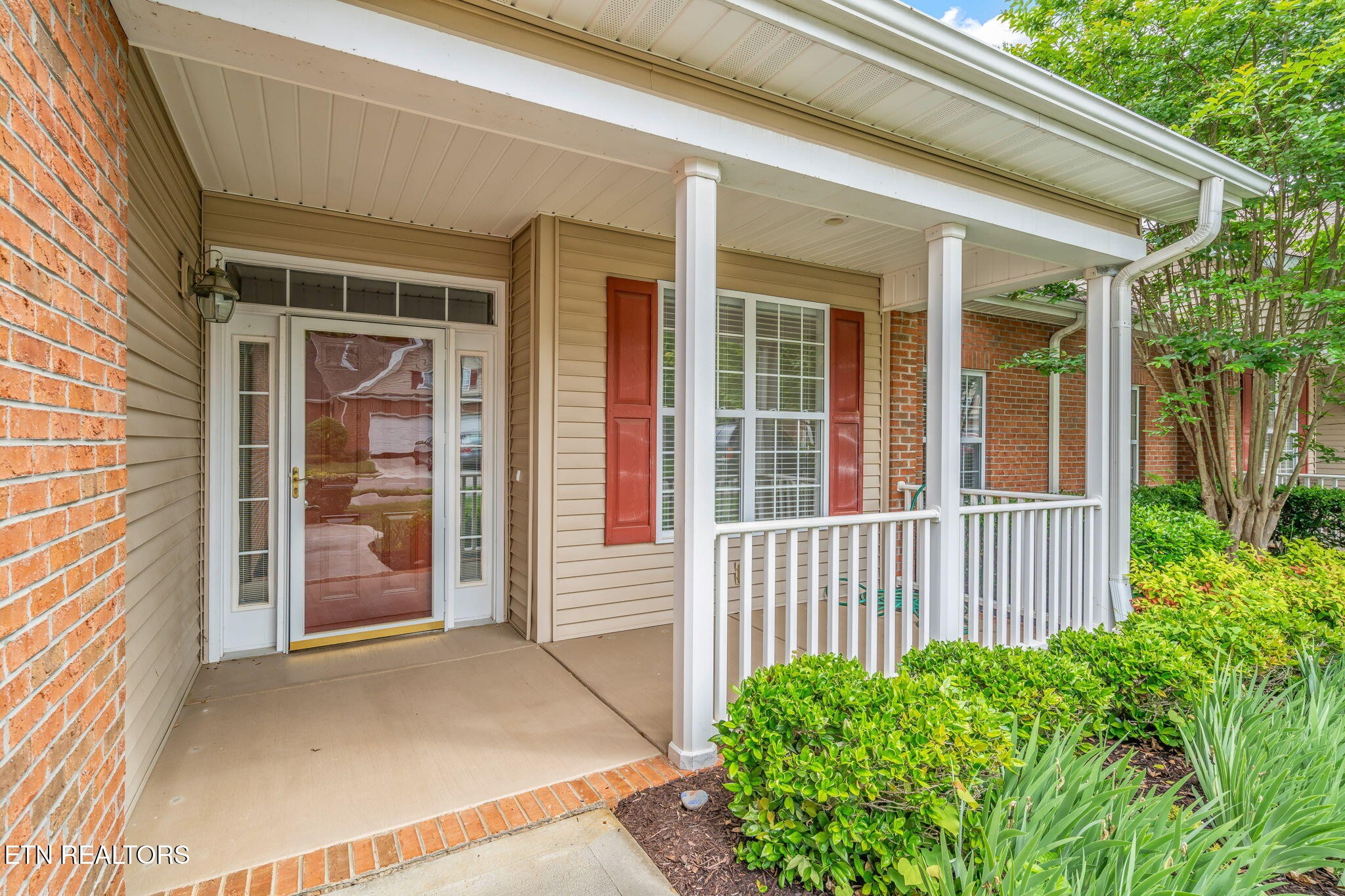 111 Devanshire Court Oak Ridge, TN 37830 - Photo 3 of 41 Gallery Image 3