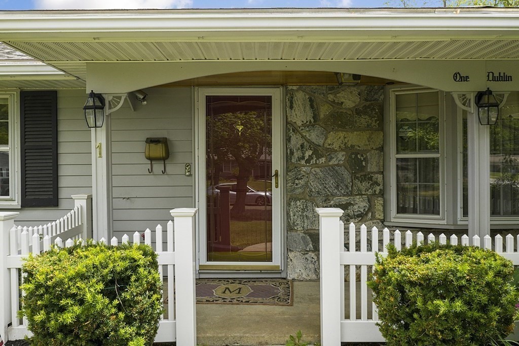 1 Dublin Road Peabody, MA 01960 - Photo 3 of 38 Gallery Image 3