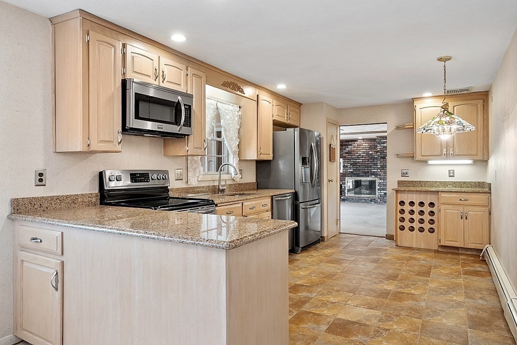 1 Dublin Road Peabody, MA 01960 - Photo 6 of 38 Gallery Image 6
