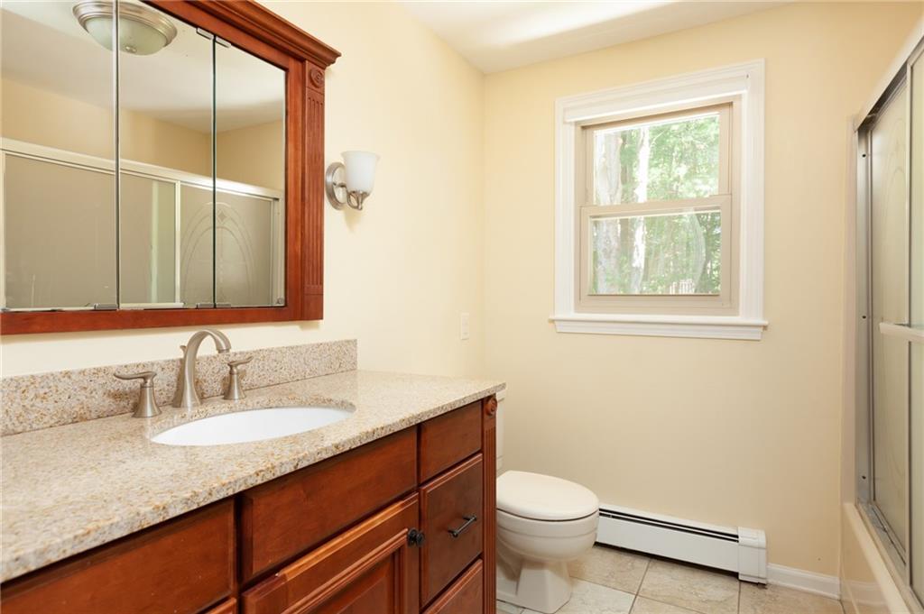 27 Cheverus Road Cape Elizabeth, ME 04107 - Photo 8 of 31 First floor full bath