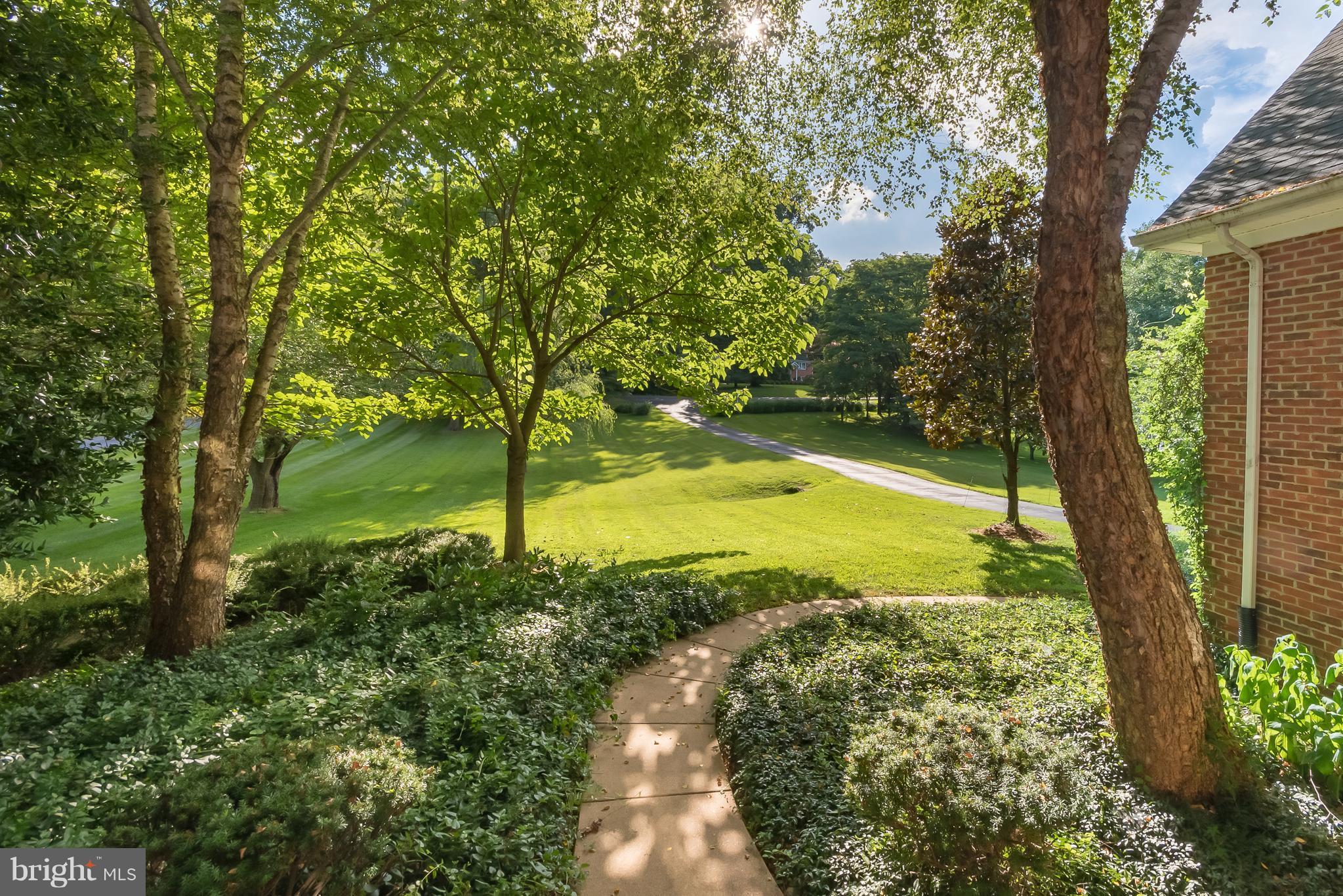 3111 Hunt Road Oakton, VA 22124 - Photo 2 of 30 Expansive Front Yard w/ Home setback from street