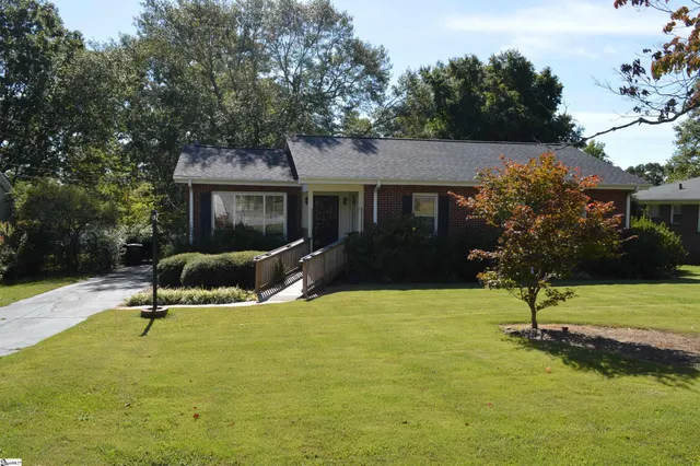 $1,875 | 206 Hillside Drive, Greer, SC 29651