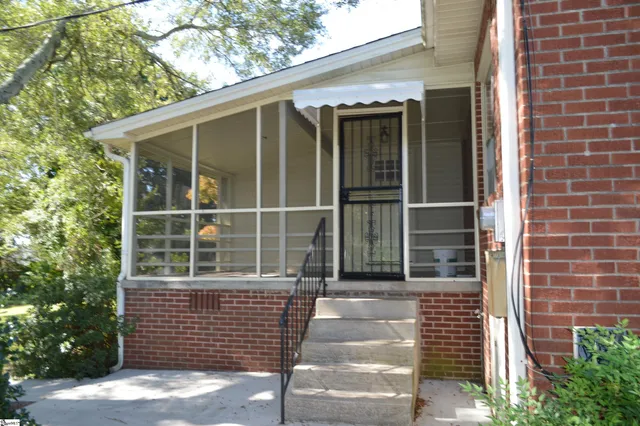 $1,875 | 206 Hillside Drive, Greer, SC 29651