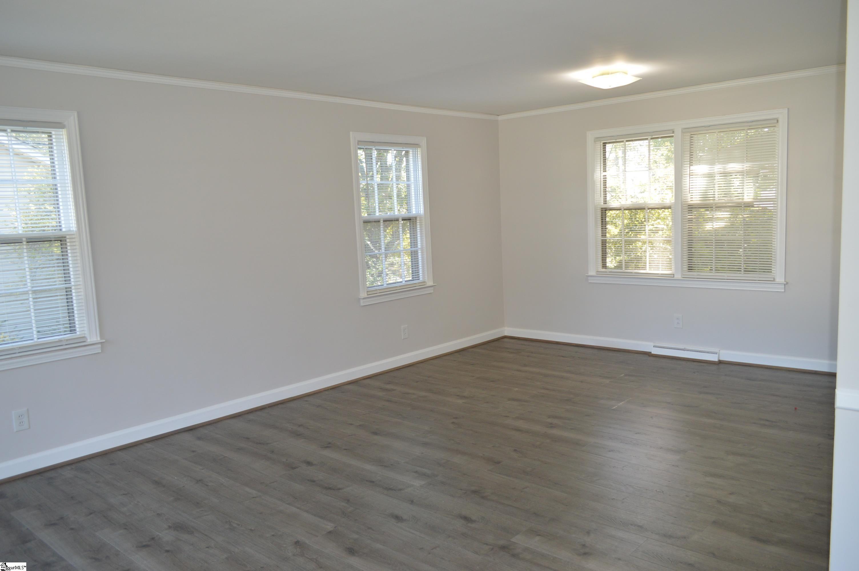 206 Hillside Drive Greer, SC 29651 - Photo 2 of 13