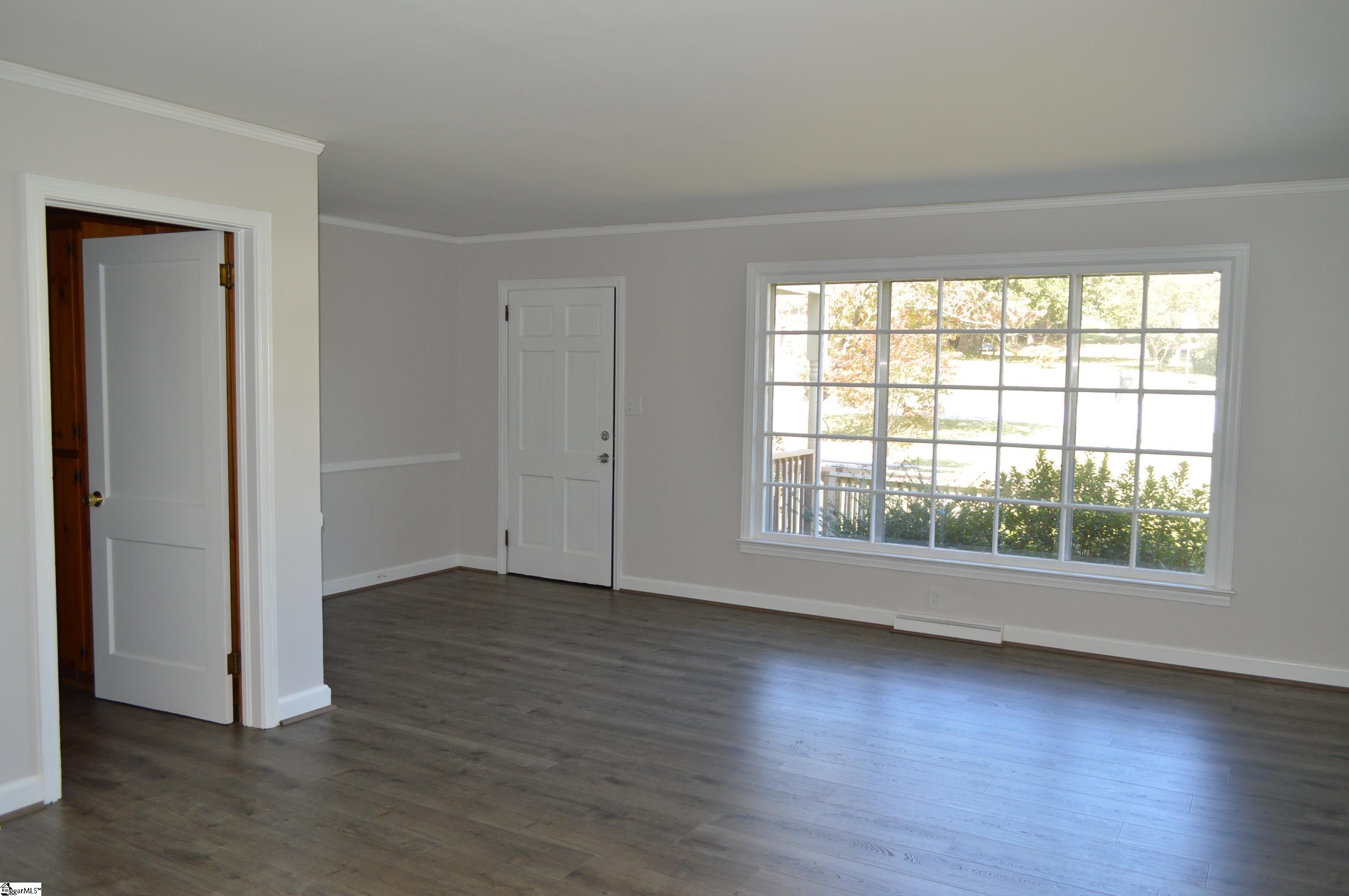 206 Hillside Drive Greer, SC 29651 - Photo 3 of 13