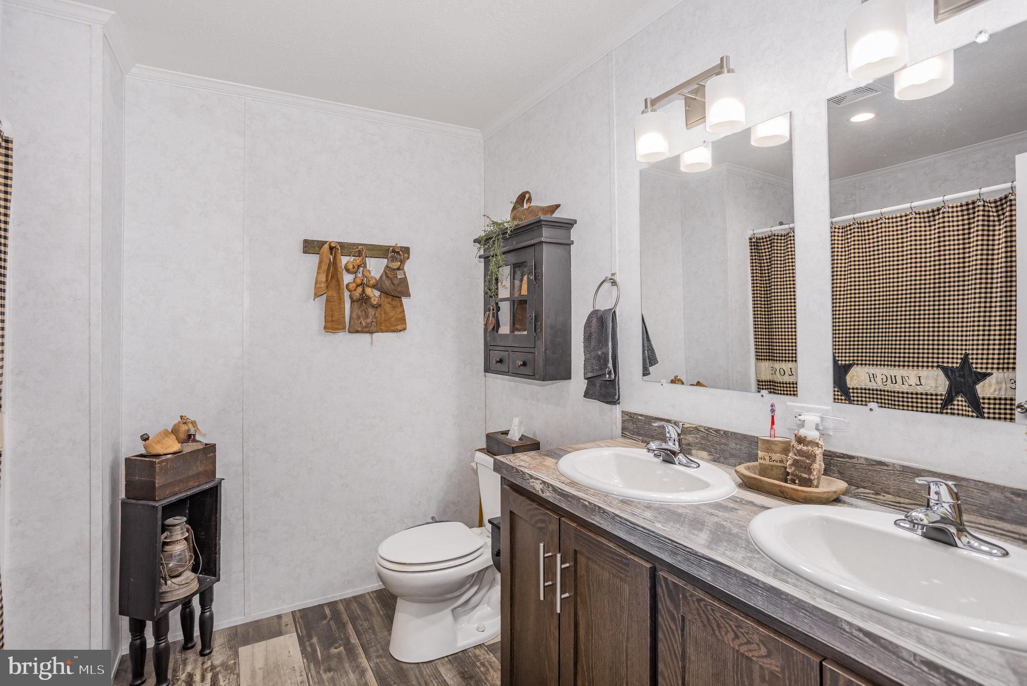 31 Cedar Street Manchester, PA 17345 - Photo 14 of 26 Primary Bath