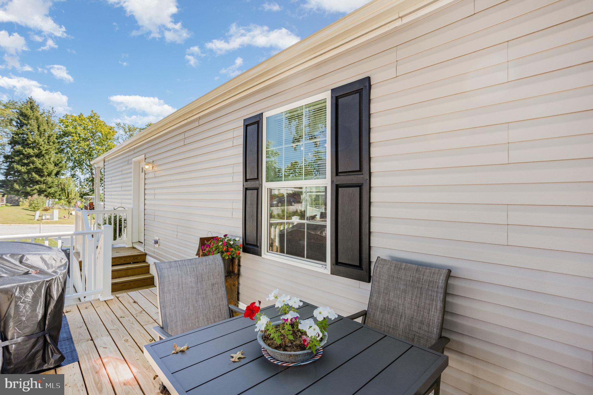 31 Cedar Street Manchester, PA 17345 - Photo 19 of 26 Side porch... start the grill!